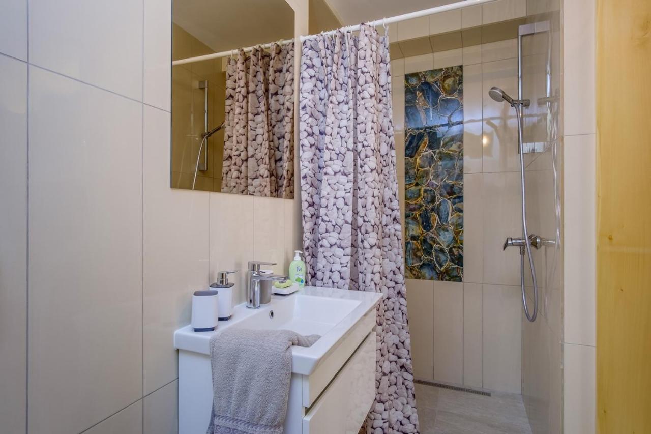 Elegant Apartment Iris Mali Losinj Luaran gambar